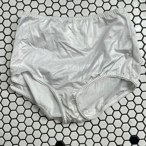 Vassarette womens  high waist panties size XL